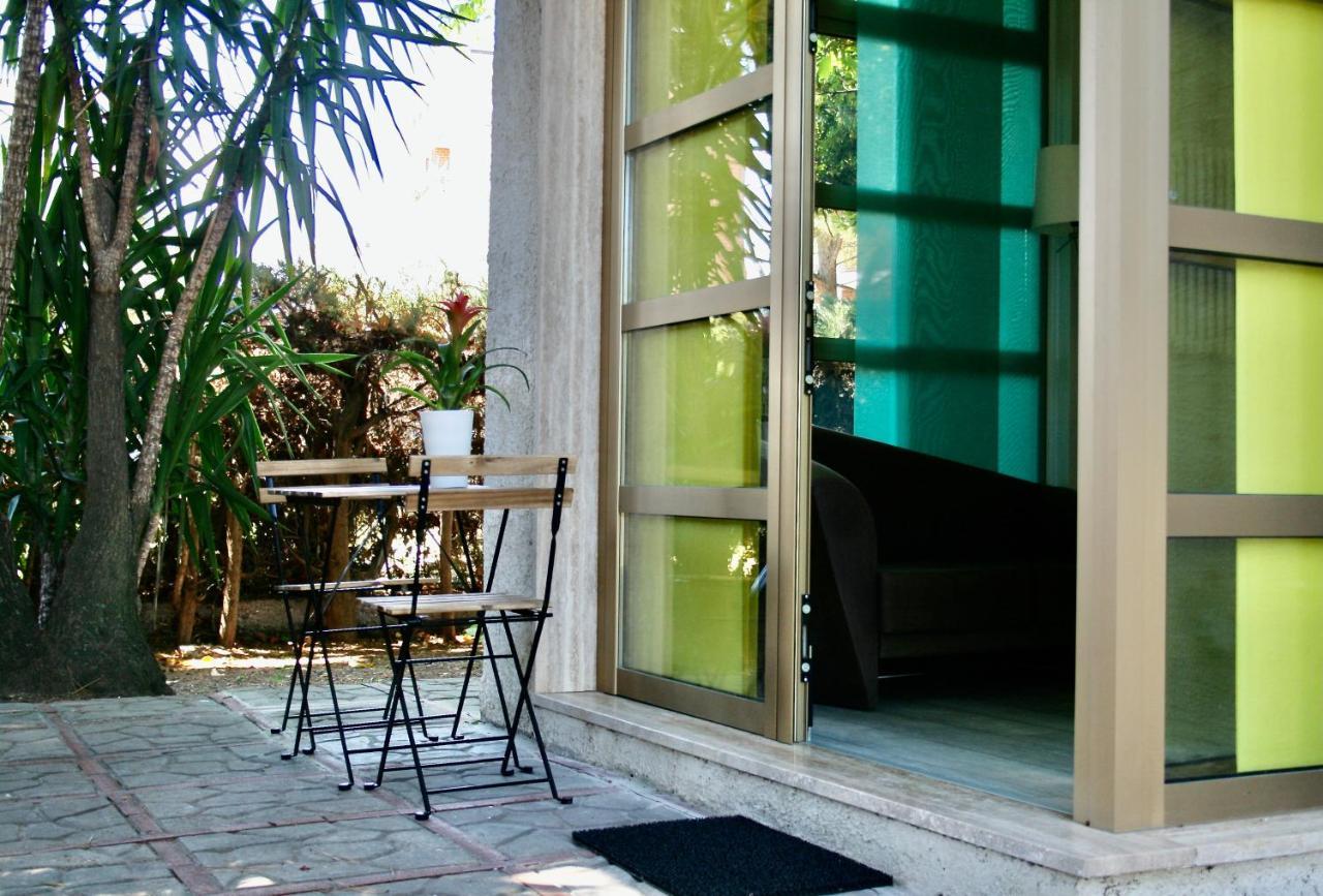 Buenretirope - Confortevoli Appartamentini Con Giardino Pescara Buitenkant foto